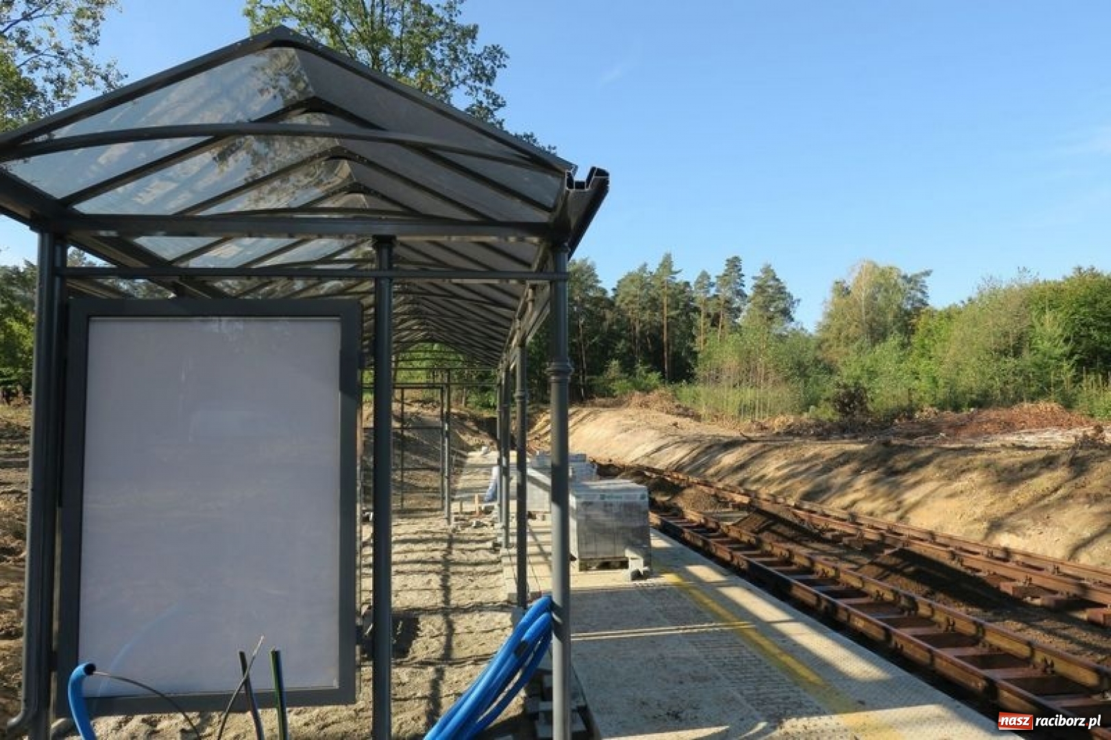 Zdjęcie w galerii na portalu naszraciborz.pl: Wąskotorówką przez jesienny las wiadomości z regionu