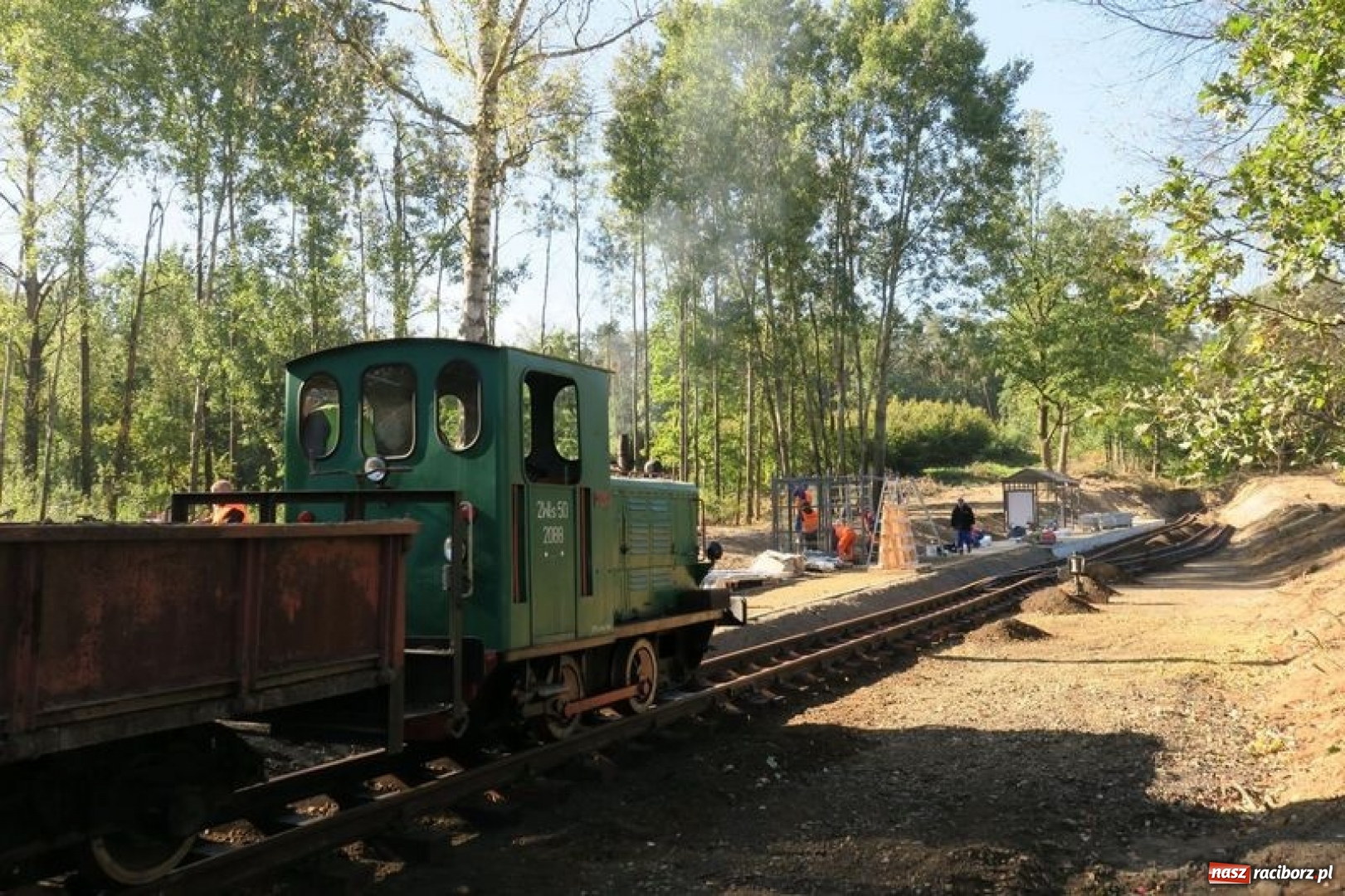 Zdjęcie w galerii na portalu naszraciborz.pl: Wąskotorówką przez jesienny las wiadomości z regionu
