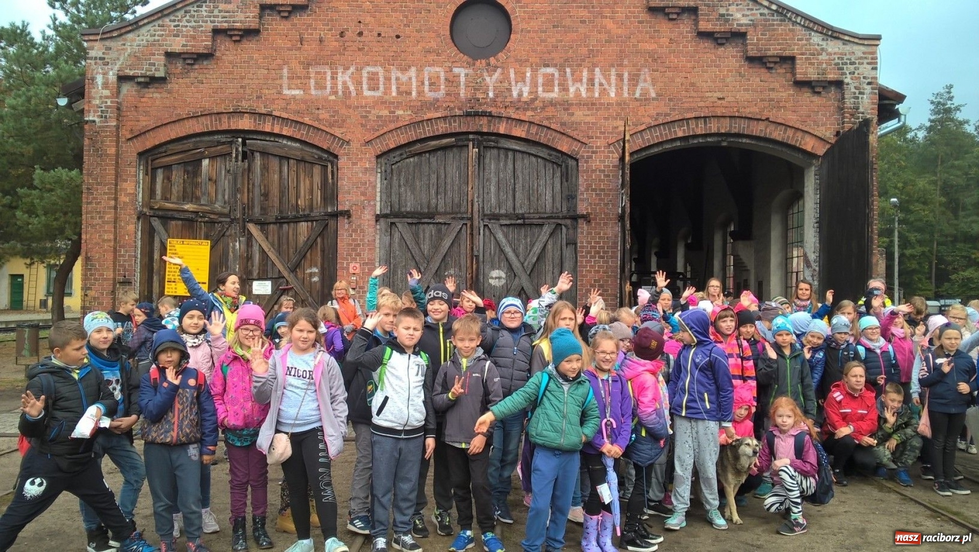 Zdjęcie w galerii na portalu naszraciborz.pl: Uczniowie SP 15 stali się kowalami w Rudach wiadomości z regionu