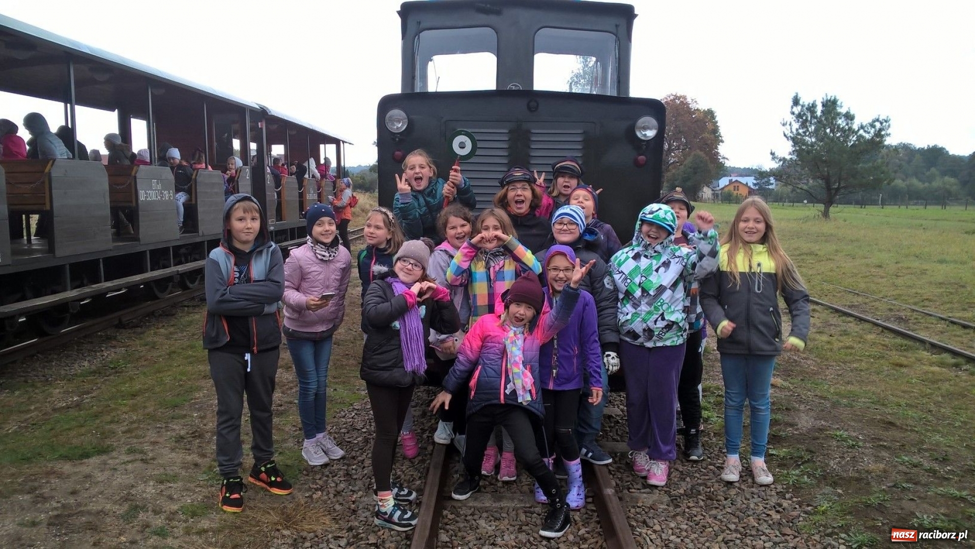 Zdjęcie w galerii na portalu naszraciborz.pl: Uczniowie SP 15 stali się kowalami w Rudach wiadomości z regionu