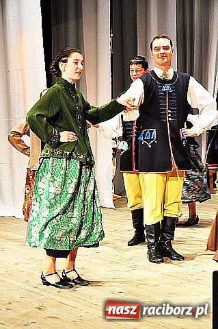 Zdjęcie w galerii na portalu naszraciborz.pl: Zatańczyli i zaśpiewali dla mam wiadomości z regionu