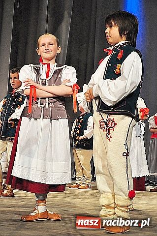 Zdjęcie w galerii na portalu naszraciborz.pl: Zatańczyli i zaśpiewali dla mam wiadomości z regionu