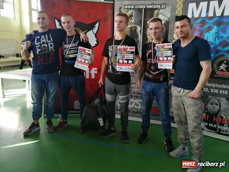 Zdjęcie w galerii na portalu naszraciborz.pl: Sześć medali Łamatorów w Świętochłowicach wiadomości z regionu