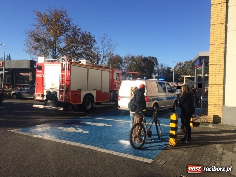 Zdjęcie w galerii na portalu naszraciborz.pl: Ochrona ewakuowała klientów i personel sklepu Aldi  wiadomości z regionu