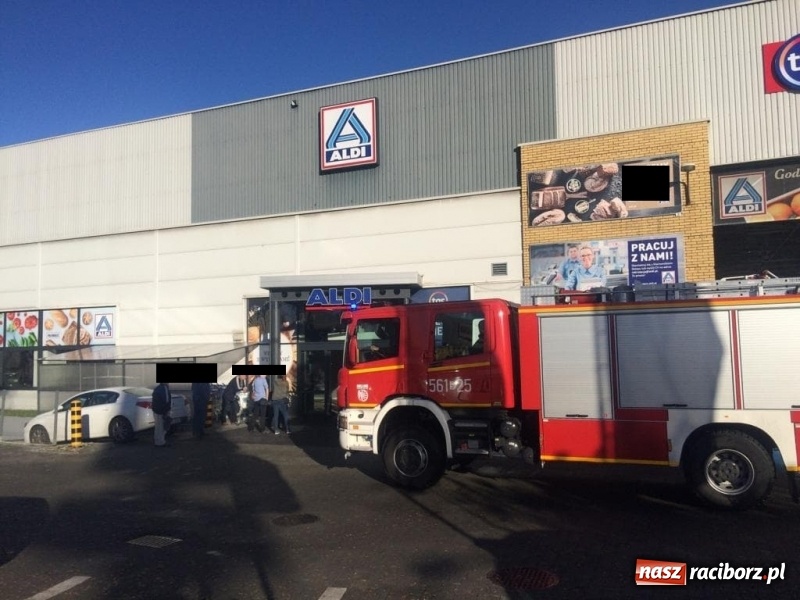 Zdjęcie w galerii na portalu naszraciborz.pl: Ochrona ewakuowała klientów i personel sklepu Aldi  wiadomości z regionu