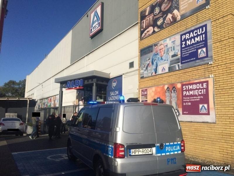 Zdjęcie w galerii na portalu naszraciborz.pl: Ochrona ewakuowała klientów i personel sklepu Aldi  wiadomości z regionu