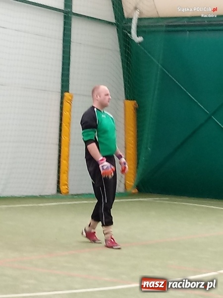 Zdjęcie w galerii na portalu naszraciborz.pl: Policjanci z Kuźni Raciborskiej zwycięzcami towarzyskiego turnieju piłki nożnej wiadomości z regionu