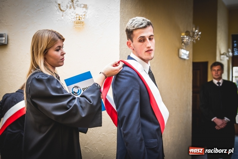 Zdjęcie w galerii na portalu naszraciborz.pl: Ozdobą Ojczyzny są ludzie wykształceni. Raciborska PWSZ uroczyście rozpoczęła rok akademicki  wiadomości z regionu