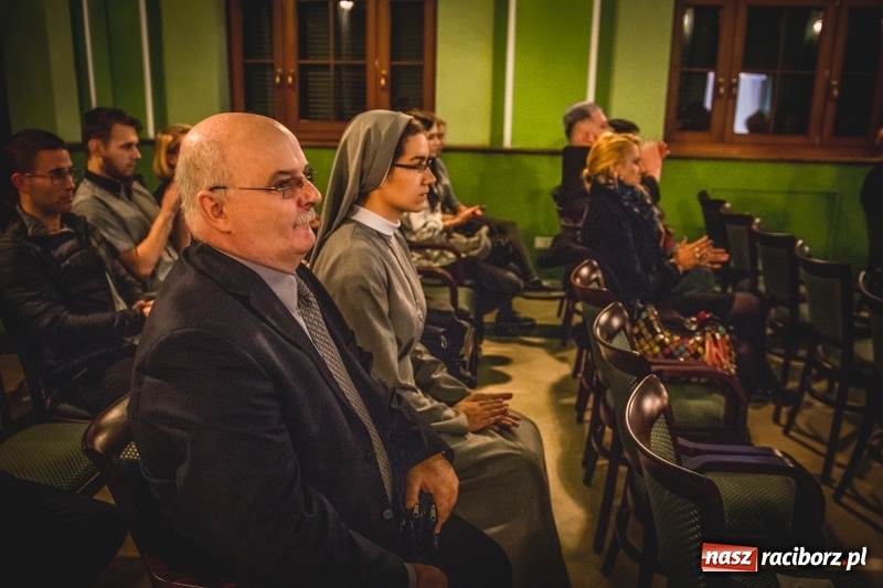 Zdjęcie w galerii na portalu naszraciborz.pl: Ozdobą Ojczyzny są ludzie wykształceni. Raciborska PWSZ uroczyście rozpoczęła rok akademicki  wiadomości z regionu