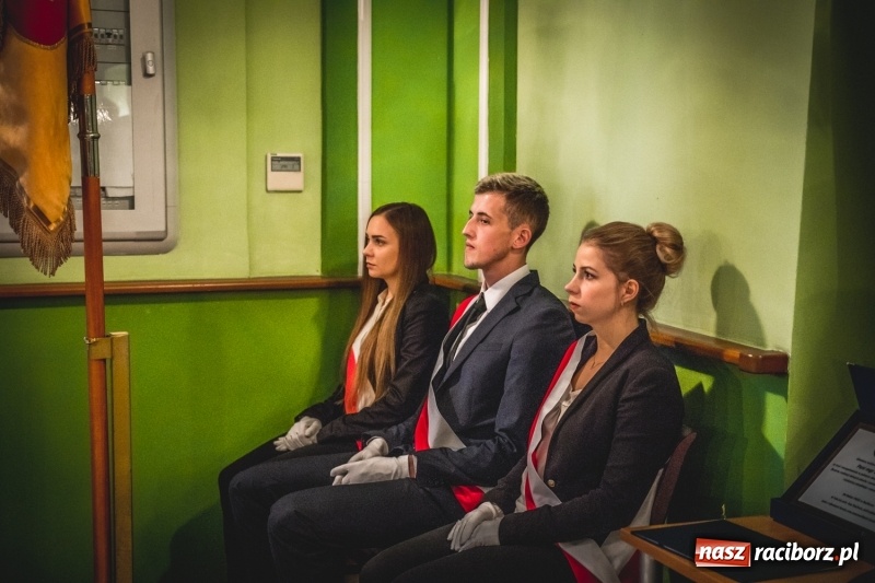 Zdjęcie w galerii na portalu naszraciborz.pl: Ozdobą Ojczyzny są ludzie wykształceni. Raciborska PWSZ uroczyście rozpoczęła rok akademicki  wiadomości z regionu