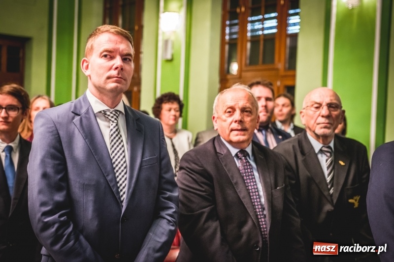 Zdjęcie w galerii na portalu naszraciborz.pl: Ozdobą Ojczyzny są ludzie wykształceni. Raciborska PWSZ uroczyście rozpoczęła rok akademicki  wiadomości z regionu