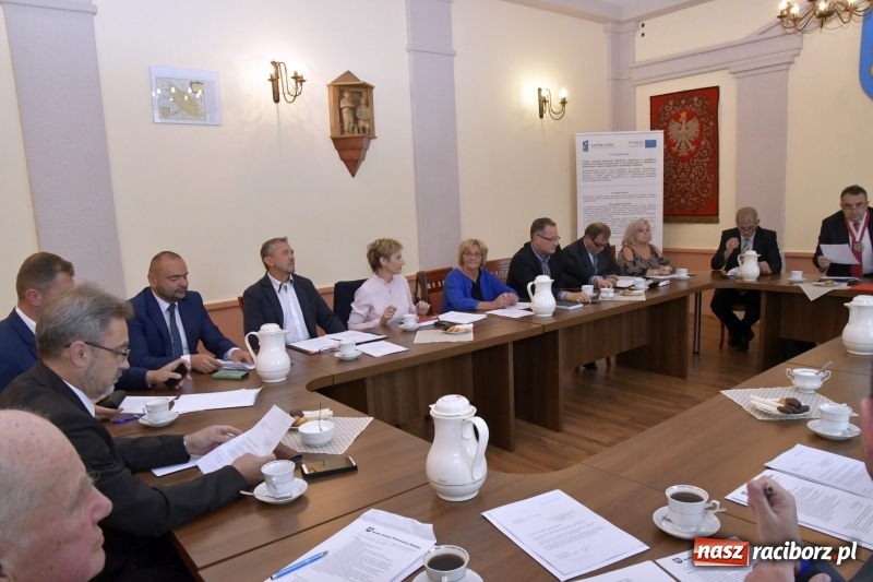 Zdjęcie w galerii na portalu naszraciborz.pl: O krok za daleko? Kiepski finisz pietrowickiego samorządu siódmej kadencji wiadomości z regionu