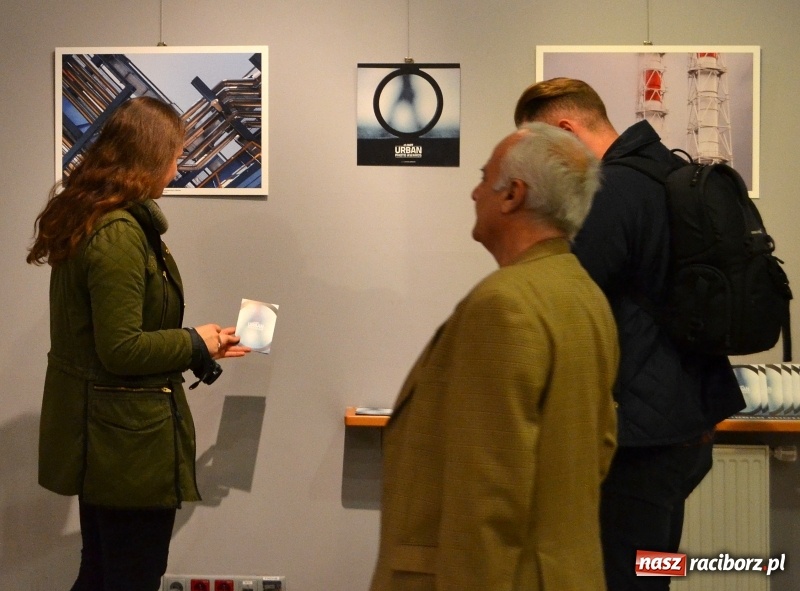 Zdjęcie w galerii na portalu naszraciborz.pl: Moskiewskie elektrociepłownie w raciborskiej galerii OBOK  wiadomości z regionu