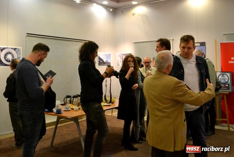 Zdjęcie w galerii na portalu naszraciborz.pl: Moskiewskie elektrociepłownie w raciborskiej galerii OBOK  wiadomości z regionu