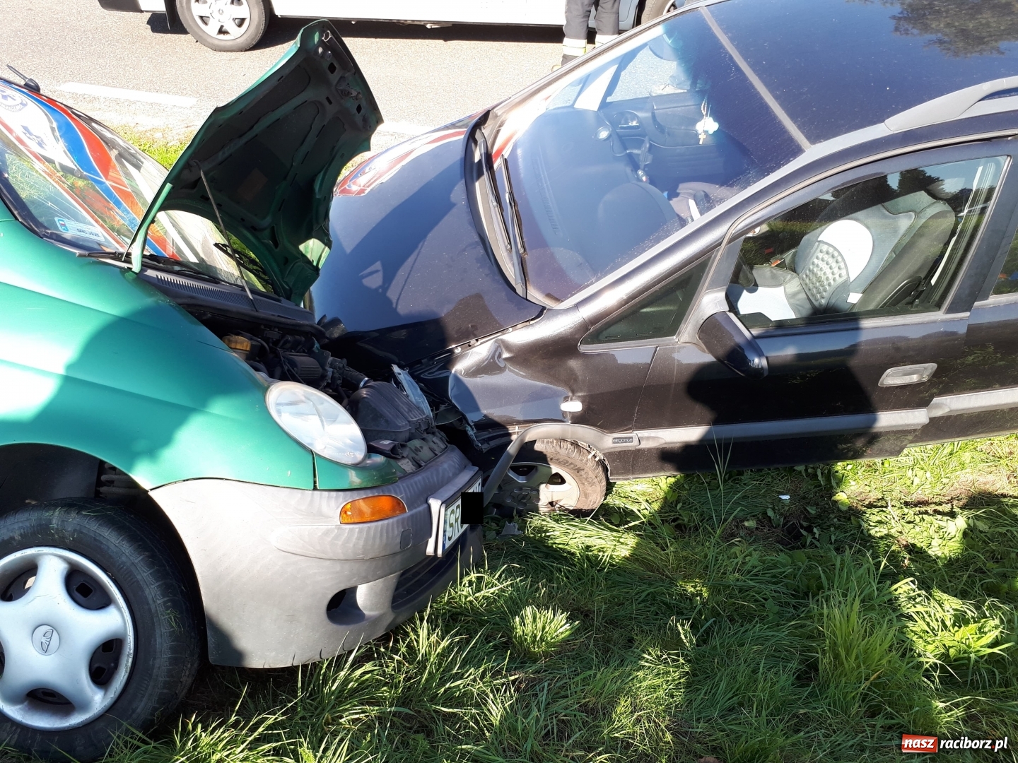 Zdjęcie w galerii na portalu naszraciborz.pl: Matiz i zafira zderzyły się w Kobyli  wiadomości z regionu