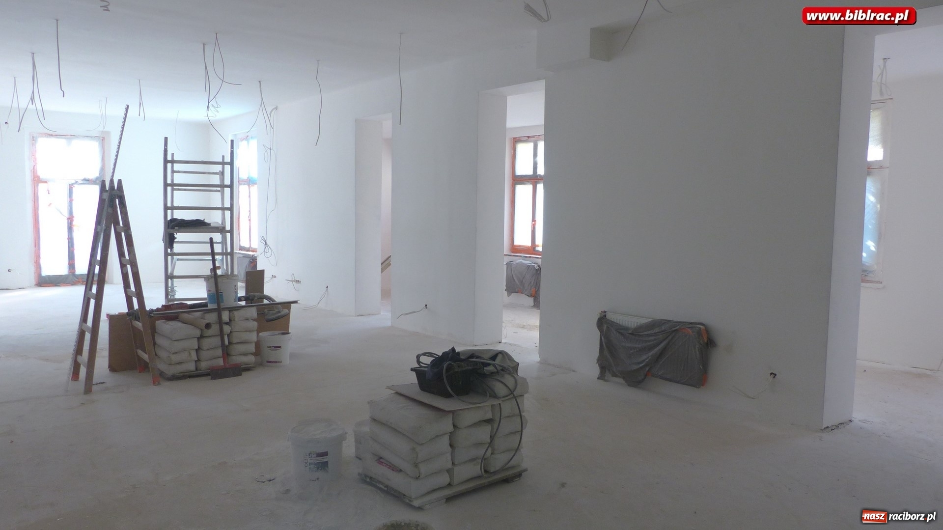 Zdjęcie w galerii na portalu naszraciborz.pl: Remont biblioteki przy Kasprowicza – kiedy koniec?  wiadomości z regionu