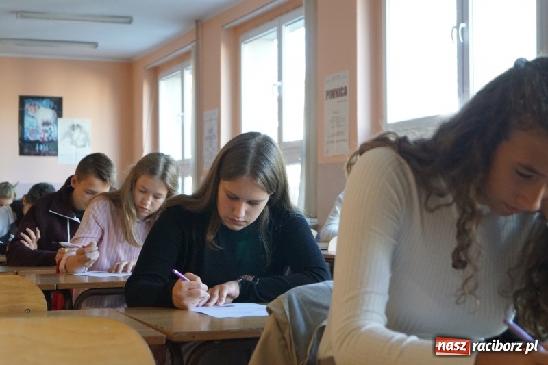 Zdjęcie w galerii na portalu naszraciborz.pl: Powiatowy Konkurs Języka Angielskiego z elementami IT  wiadomości z regionu