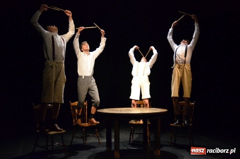 Zdjęcie w galerii na portalu naszraciborz.pl: Blaszany bębenek otworzył trzydniowe raciborskie święto teatru wiadomości z regionu