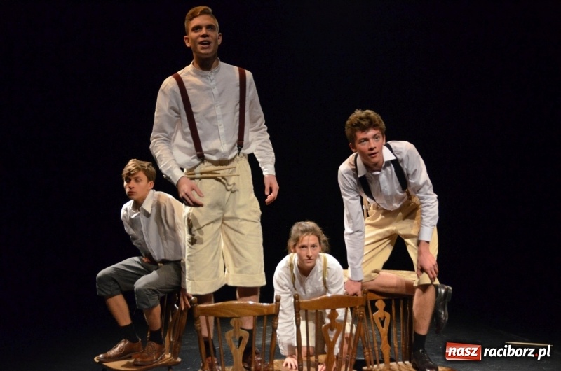 Zdjęcie w galerii na portalu naszraciborz.pl: Blaszany bębenek otworzył trzydniowe raciborskie święto teatru wiadomości z regionu