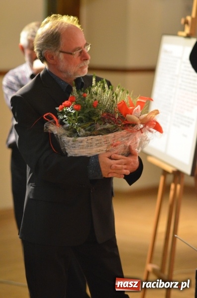 Zdjęcie w galerii na portalu naszraciborz.pl: Blaszany bębenek otworzył trzydniowe raciborskie święto teatru wiadomości z regionu