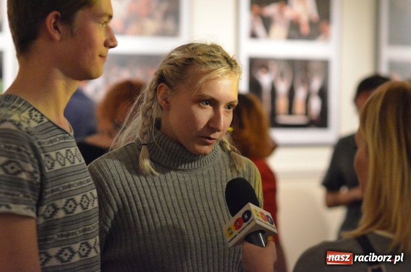 Zdjęcie w galerii na portalu naszraciborz.pl: Blaszany bębenek otworzył trzydniowe raciborskie święto teatru wiadomości z regionu