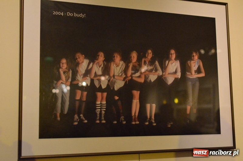 Zdjęcie w galerii na portalu naszraciborz.pl: Blaszany bębenek otworzył trzydniowe raciborskie święto teatru wiadomości z regionu