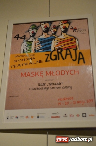 Zdjęcie w galerii na portalu naszraciborz.pl: Blaszany bębenek otworzył trzydniowe raciborskie święto teatru wiadomości z regionu