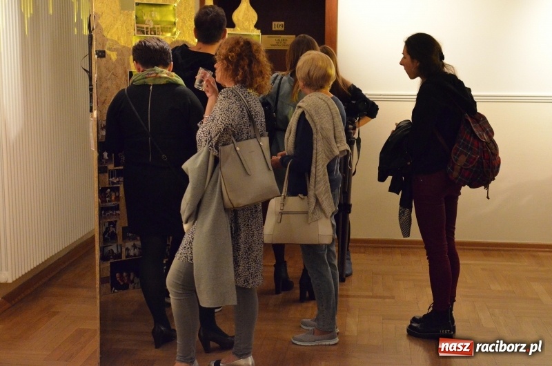 Zdjęcie w galerii na portalu naszraciborz.pl: Blaszany bębenek otworzył trzydniowe raciborskie święto teatru wiadomości z regionu