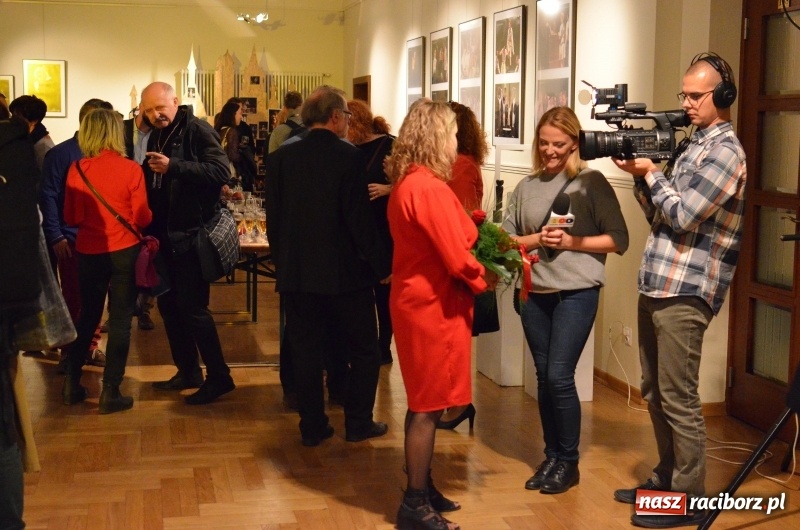 Zdjęcie w galerii na portalu naszraciborz.pl: Blaszany bębenek otworzył trzydniowe raciborskie święto teatru wiadomości z regionu