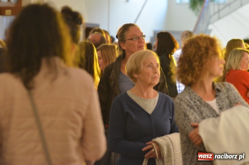 Zdjęcie w galerii na portalu naszraciborz.pl: Blaszany bębenek otworzył trzydniowe raciborskie święto teatru wiadomości z regionu