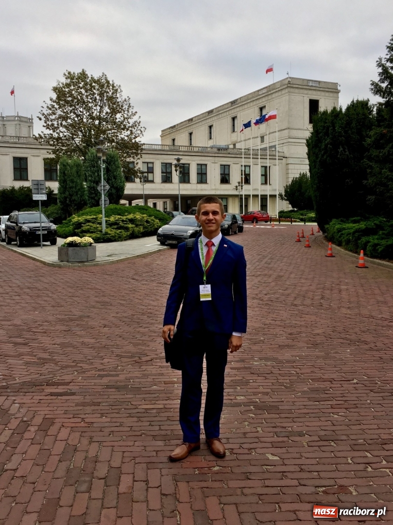 Zdjęcie w galerii na portalu naszraciborz.pl: Uczeń z powiatu raciborskiego posłem Sejmu Dzieci i Młodzieży wiadomości z regionu