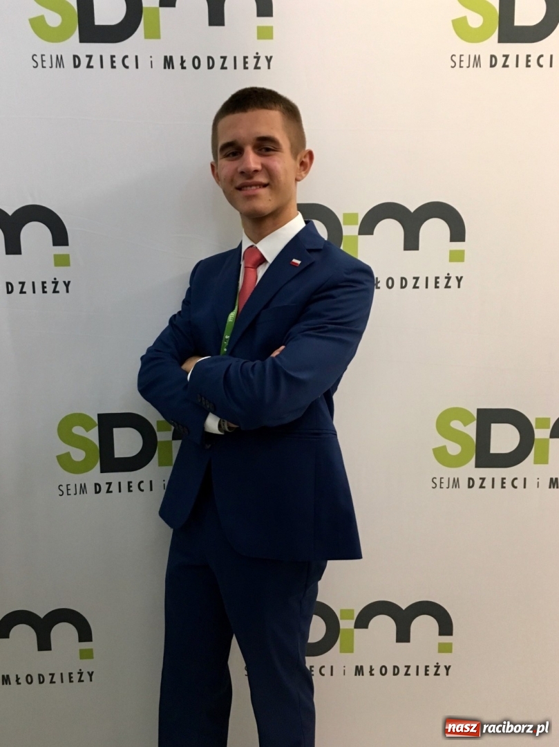 Zdjęcie w galerii na portalu naszraciborz.pl: Uczeń z powiatu raciborskiego posłem Sejmu Dzieci i Młodzieży wiadomości z regionu