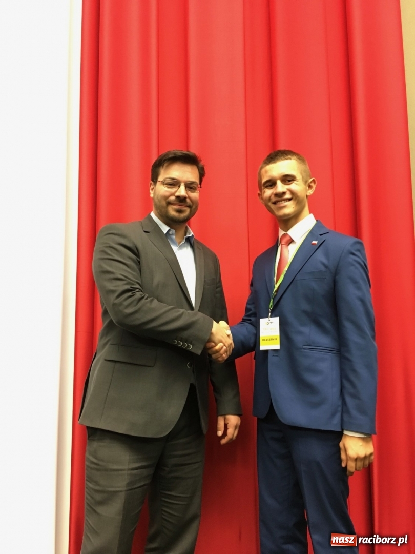 Zdjęcie w galerii na portalu naszraciborz.pl: Uczeń z powiatu raciborskiego posłem Sejmu Dzieci i Młodzieży wiadomości z regionu
