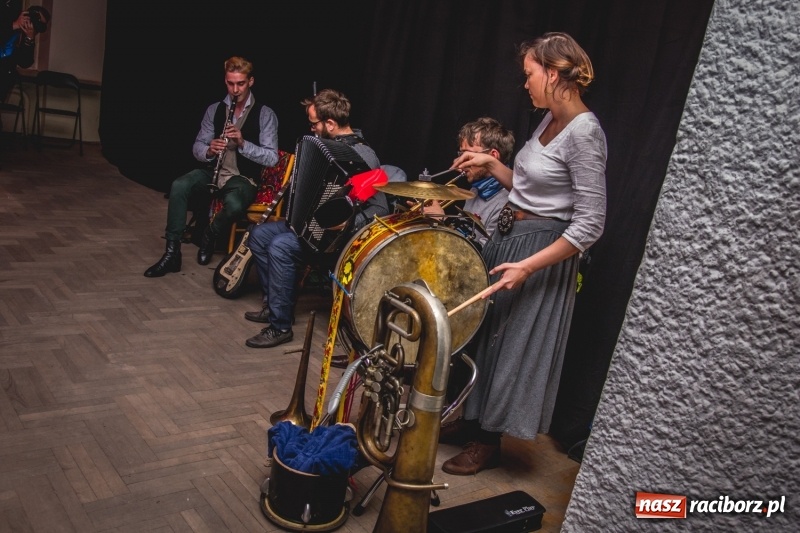 Zdjęcie w galerii na portalu naszraciborz.pl: Parkiet kawiarni Tęczowa znów był pełen tancerzy FOTO i WIDEO wiadomości z regionu