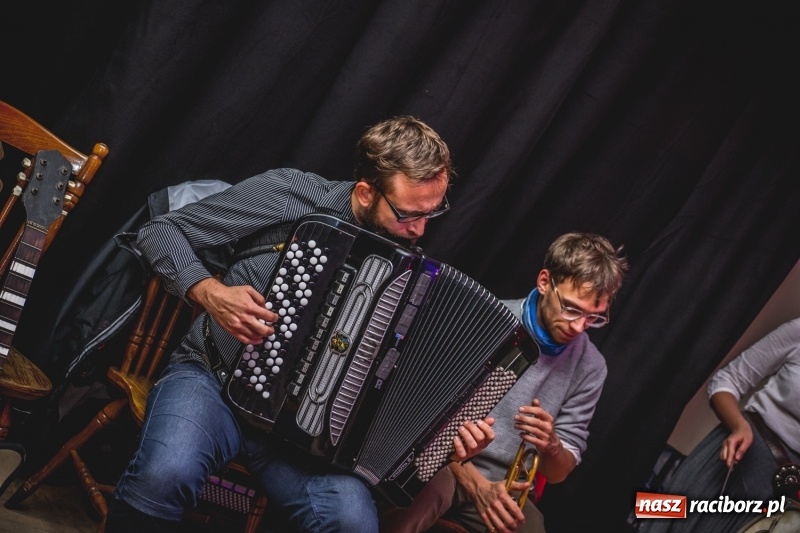 Zdjęcie w galerii na portalu naszraciborz.pl: Parkiet kawiarni Tęczowa znów był pełen tancerzy FOTO i WIDEO wiadomości z regionu