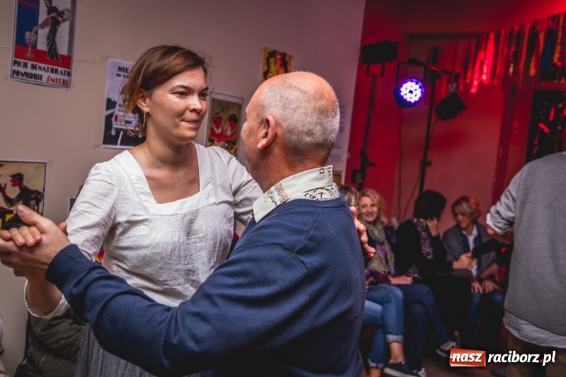 Zdjęcie w galerii na portalu naszraciborz.pl: Parkiet kawiarni Tęczowa znów był pełen tancerzy FOTO i WIDEO wiadomości z regionu