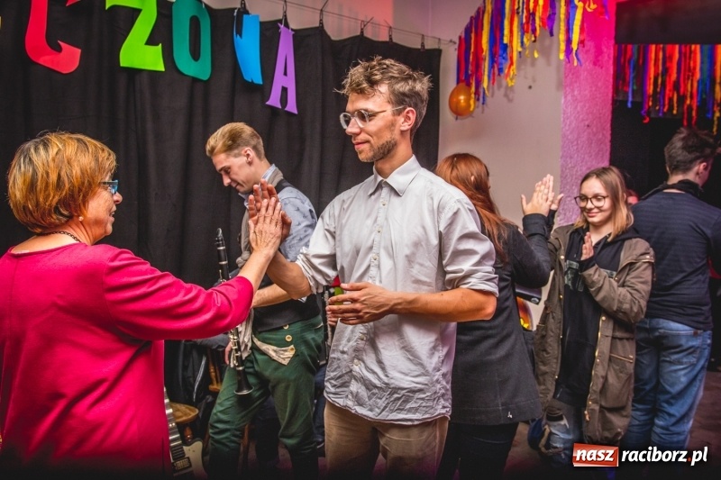 Zdjęcie w galerii na portalu naszraciborz.pl: Parkiet kawiarni Tęczowa znów był pełen tancerzy FOTO i WIDEO wiadomości z regionu