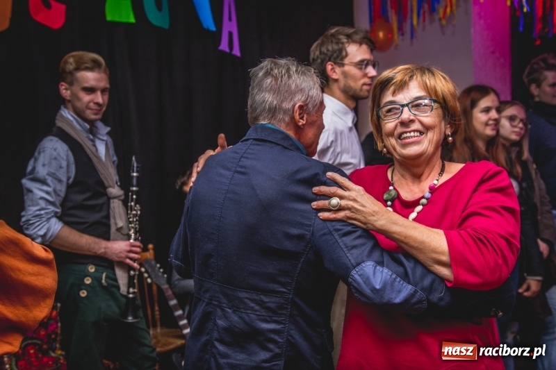Zdjęcie w galerii na portalu naszraciborz.pl: Parkiet kawiarni Tęczowa znów był pełen tancerzy FOTO i WIDEO wiadomości z regionu