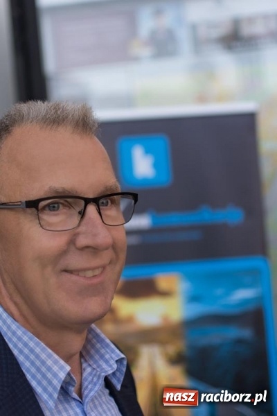 Zdjęcie w galerii na portalu naszraciborz.pl: #stawiamnaraciborz również postawił na kampanię w plenerze. Lenk zaprasza na spacerek wiadomości z regionu