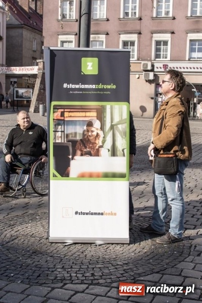 Zdjęcie w galerii na portalu naszraciborz.pl: #stawiamnaraciborz również postawił na kampanię w plenerze. Lenk zaprasza na spacerek wiadomości z regionu