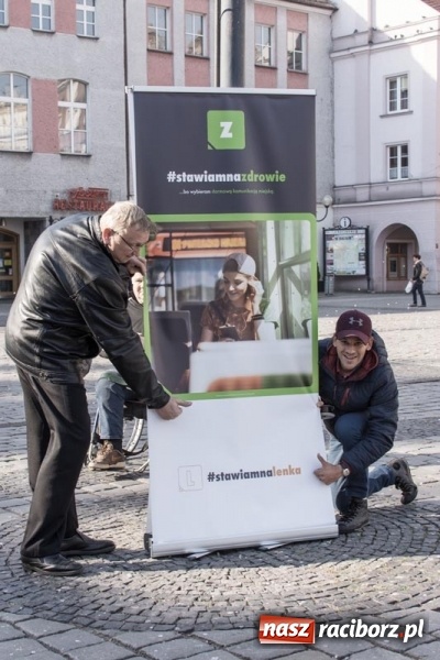 Zdjęcie w galerii na portalu naszraciborz.pl: #stawiamnaraciborz również postawił na kampanię w plenerze. Lenk zaprasza na spacerek wiadomości z regionu