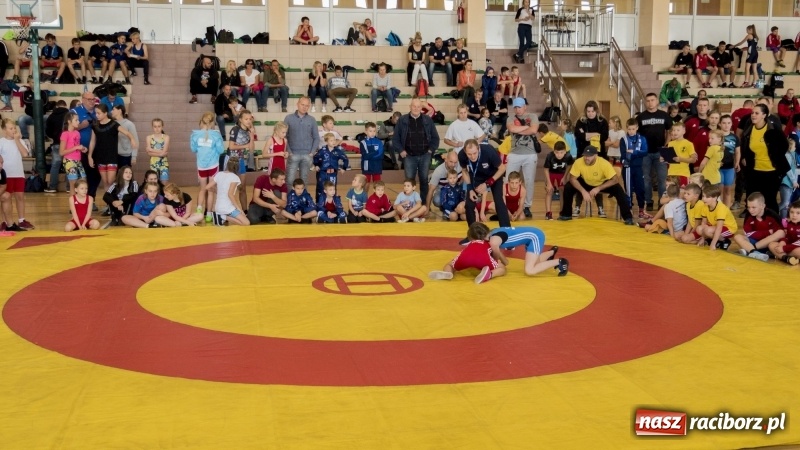 Zdjęcie w galerii na portalu naszraciborz.pl: Zapaśnicze zmagania na matach w Rudniku  wiadomości z regionu