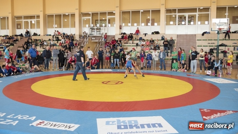 Zdjęcie w galerii na portalu naszraciborz.pl: Zapaśnicze zmagania na matach w Rudniku  wiadomości z regionu