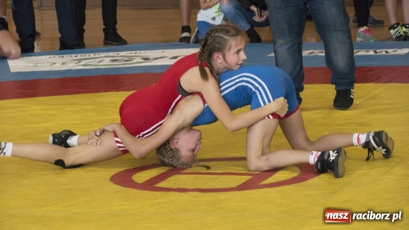 Zdjęcie w galerii na portalu naszraciborz.pl: Zapaśnicze zmagania na matach w Rudniku  wiadomości z regionu