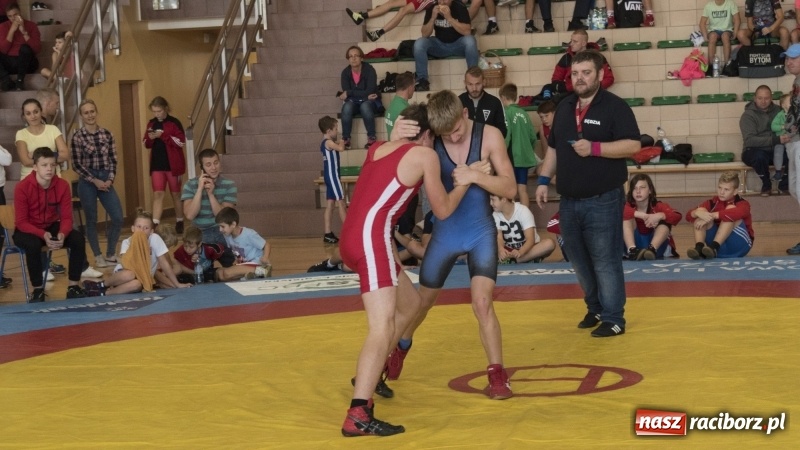 Zdjęcie w galerii na portalu naszraciborz.pl: Zapaśnicze zmagania na matach w Rudniku  wiadomości z regionu