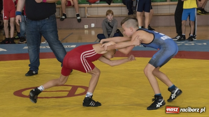 Zdjęcie w galerii na portalu naszraciborz.pl: Zapaśnicze zmagania na matach w Rudniku  wiadomości z regionu