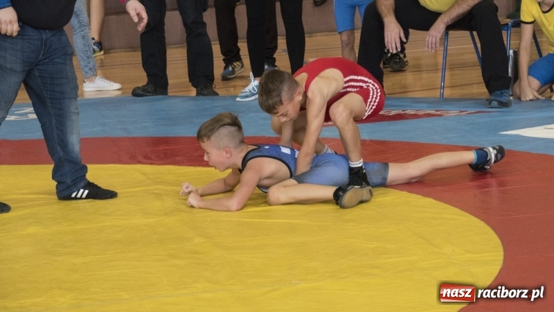 Zdjęcie w galerii na portalu naszraciborz.pl: Zapaśnicze zmagania na matach w Rudniku  wiadomości z regionu