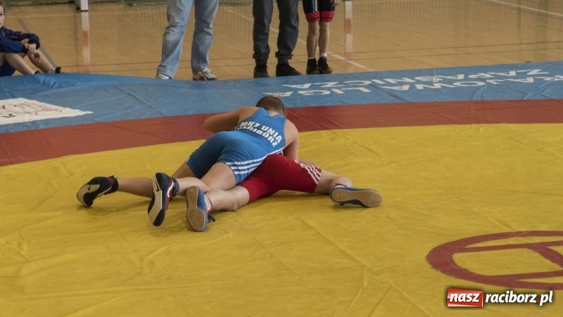 Zdjęcie w galerii na portalu naszraciborz.pl: Zapaśnicze zmagania na matach w Rudniku  wiadomości z regionu