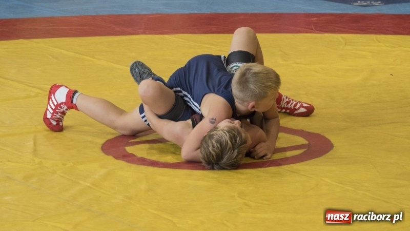Zdjęcie w galerii na portalu naszraciborz.pl: Zapaśnicze zmagania na matach w Rudniku  wiadomości z regionu