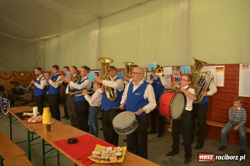 Zdjęcie w galerii na portalu naszraciborz.pl: Mniejszość niemiecka spotkała się w Pietrowicach Wielkich  wiadomości z regionu